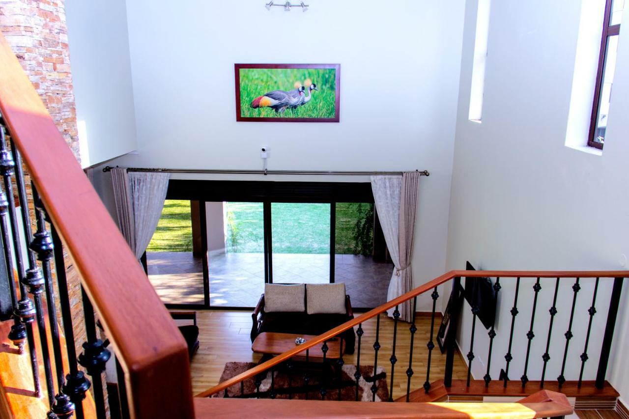 Akasu Bed And Breakfast Kampala Exterior photo