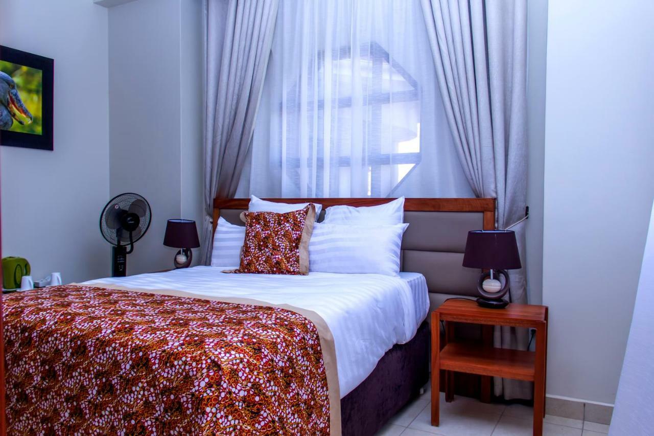 Akasu Bed And Breakfast Kampala Exterior photo