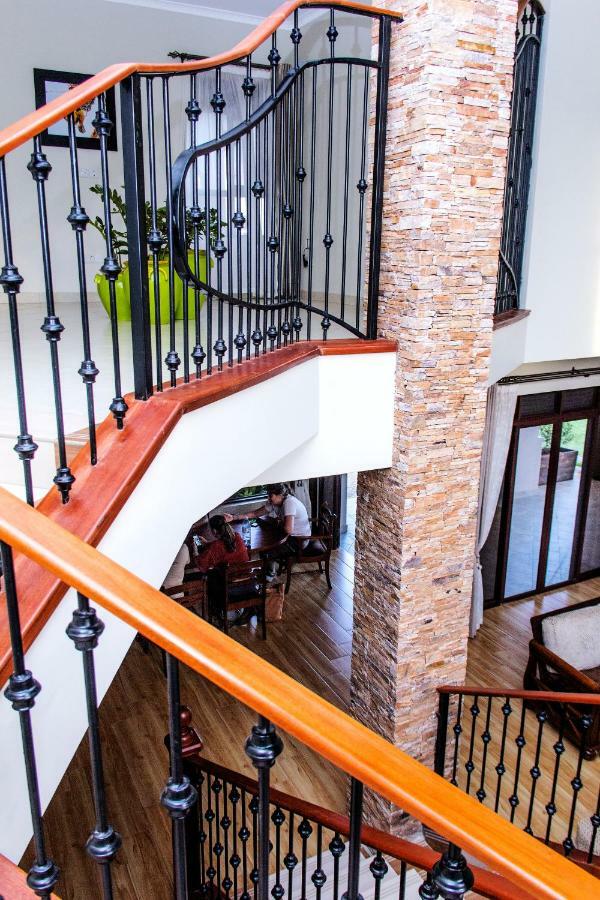 Akasu Bed And Breakfast Kampala Exterior photo