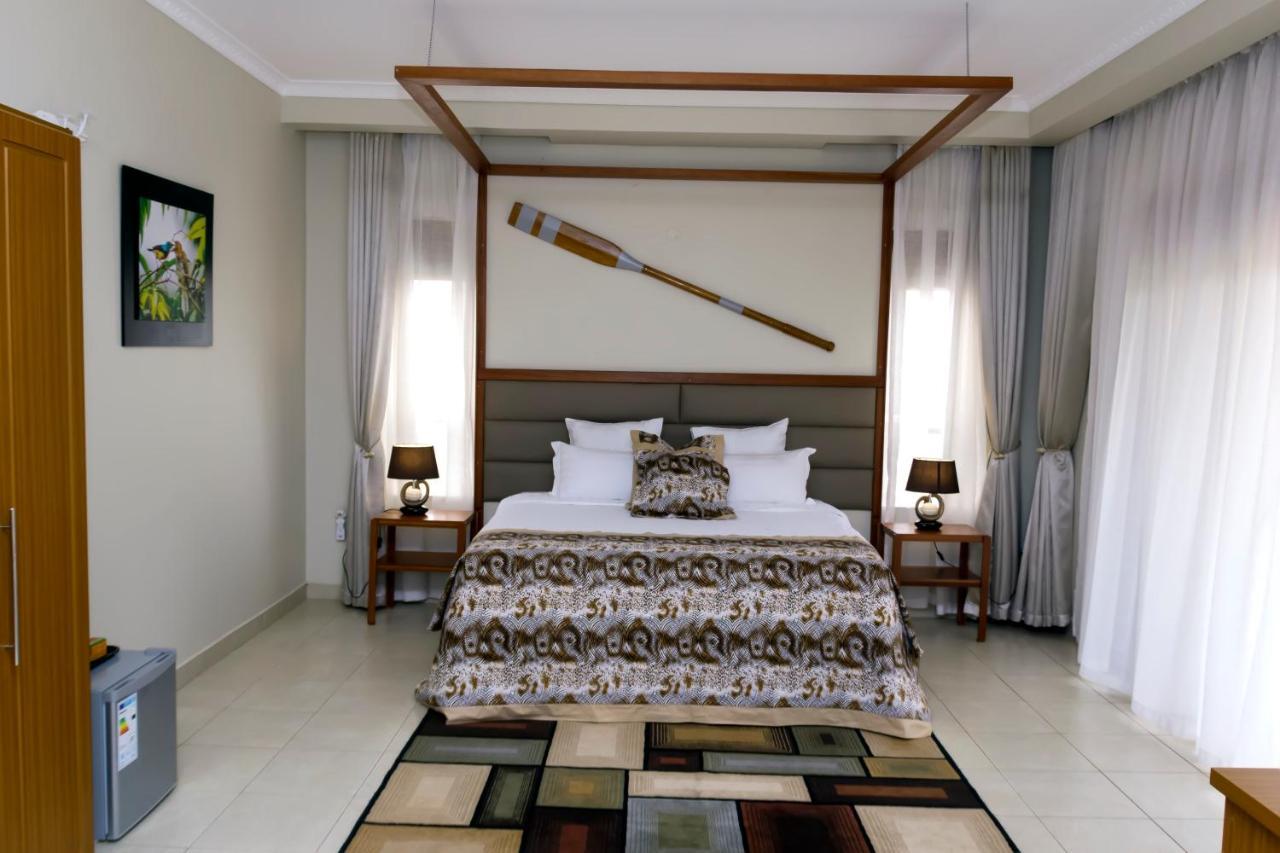 Akasu Bed And Breakfast Kampala Exterior photo